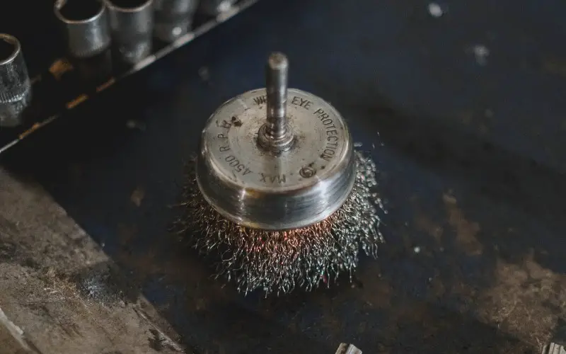 Wire brush cup wheel